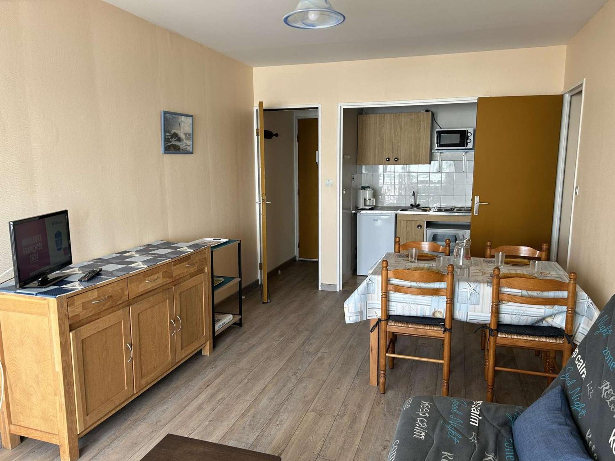 Appartement 2 Pieces Avec Balcon Et Parking A Saint-Gilles-Croix-De-Vie - Fr-1-224-39 Ngoại thất bức ảnh